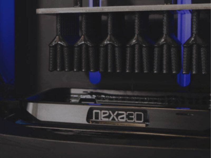  NXE200のプリントの様子。出典：Nexa3D社