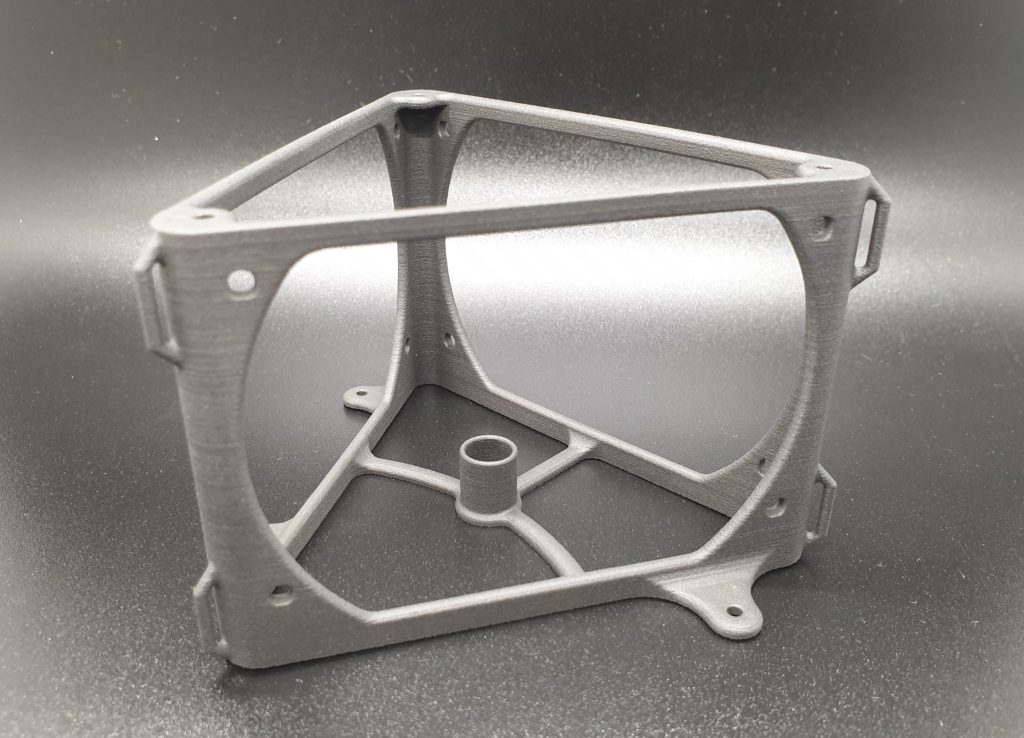SpaceHopperの電子機器を収納するために設計された、カーボン強化3Dプリント構造体。出典：Scheurer-Swiss社