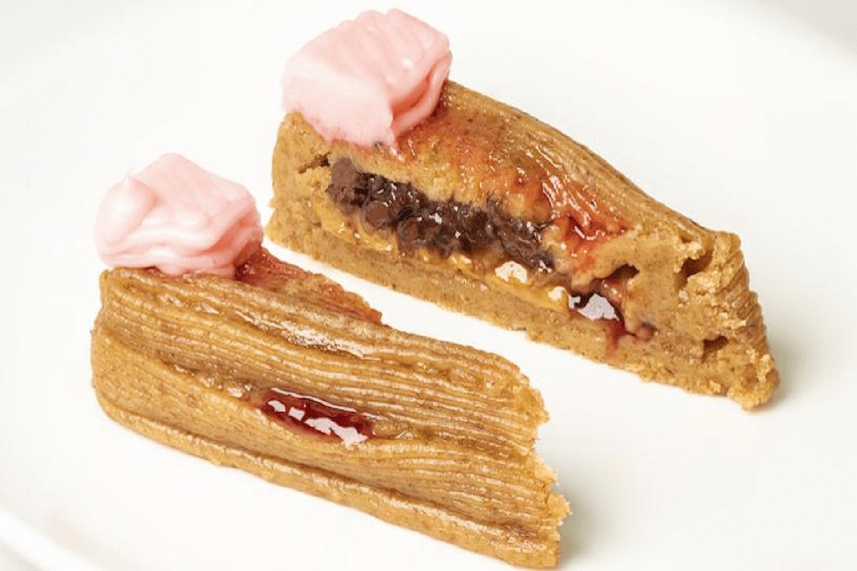 食品3Dプリンターで造形されたチーズケーキ／出典：コロンビア大学工学部