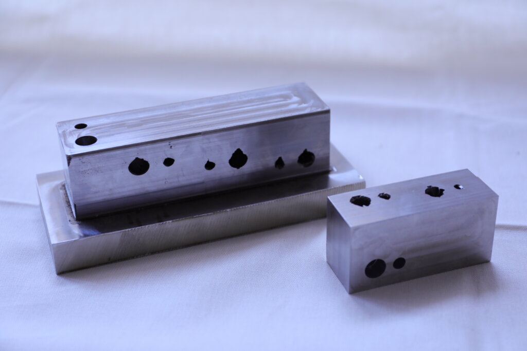 水管精度確認用の試作金型（東亜工業）