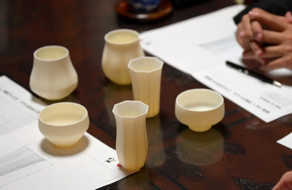 3Dプリンターで試作された盃（出典：石塚硝子）