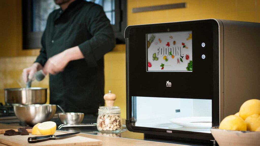 Natural Machines社製のフード3Dプリンター「Foodini」(出典:株式会社INNOVA GLOBAL)