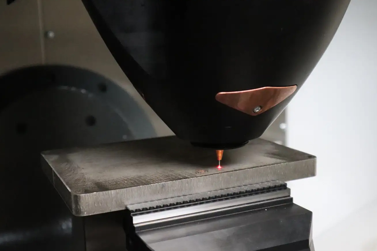 ワイヤーDED方式金属3Dプリンター「M450」