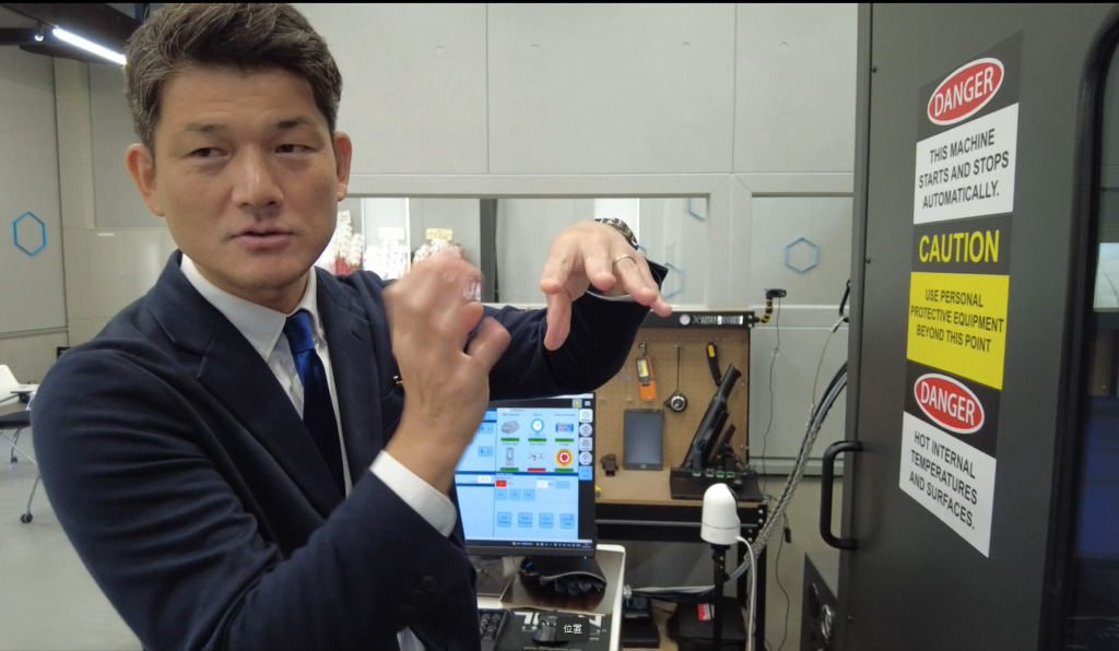 「Titanは積層して削って積層して削ってという形で交互に加工していきます」(3DS春日氏)