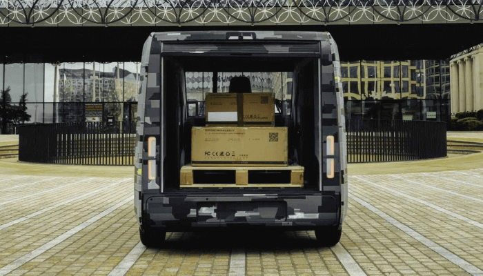 2,100Lの荷室と500kgの積載量