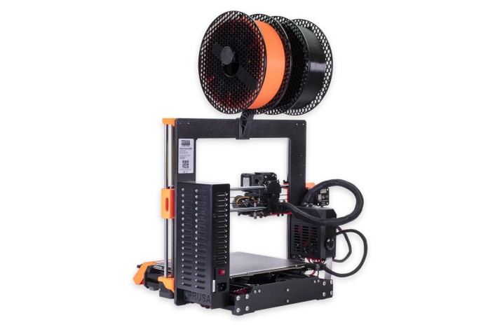 頭蓋骨モデルの造形に使用された3Dプリンターと同シリーズの「Original Prusa i3-MK3S」