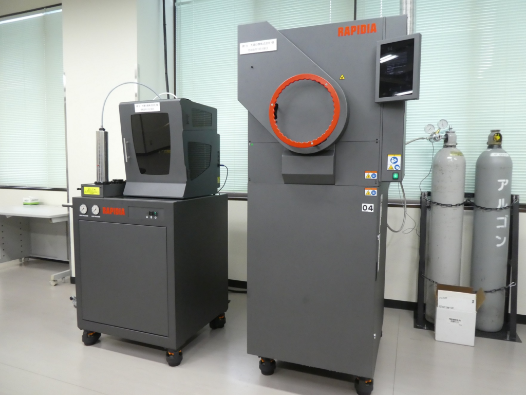 長野高専内に設置されたRapidia社製金属3Dプリンター