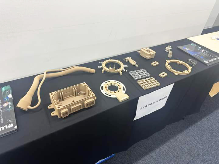 PPSガラス繊維入り材料他 展示サンプル