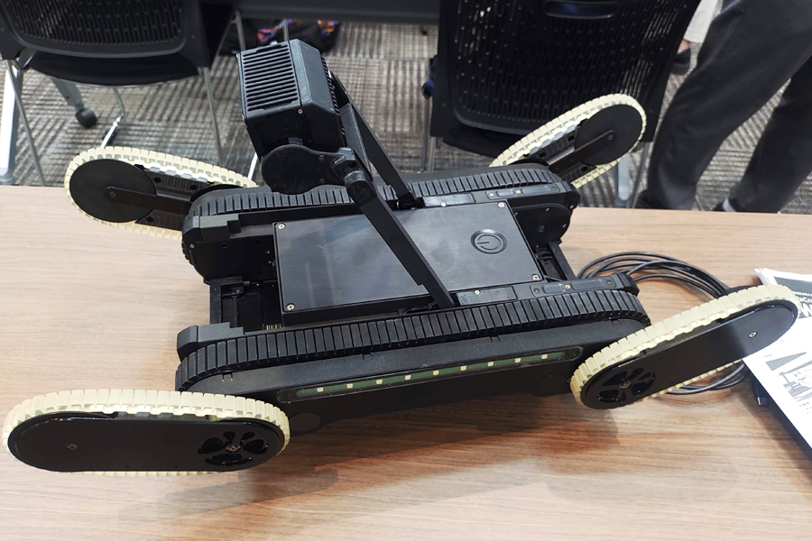 樹脂AM製造部品が使われた点検ロボット